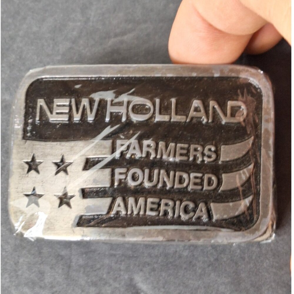 VINTAGE 1970s **NEW HOLLAND** FARMERS FOUNDED AMERICA BELT BUCKLE